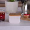 Cukiernica porcelanowa ryflowana RONNIE RIBS biała z łyżeczką